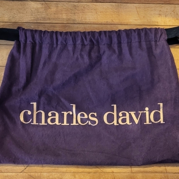 Charles David Black Leather Clutch w dust bag - Picture 3 of 12